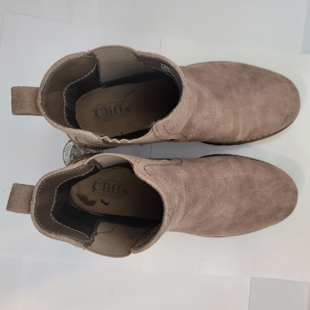 Cliffs by White Mountain Mastery Boot Women 7.5M Taupe Suede Textile Lug Sole - Picture 8 of 9